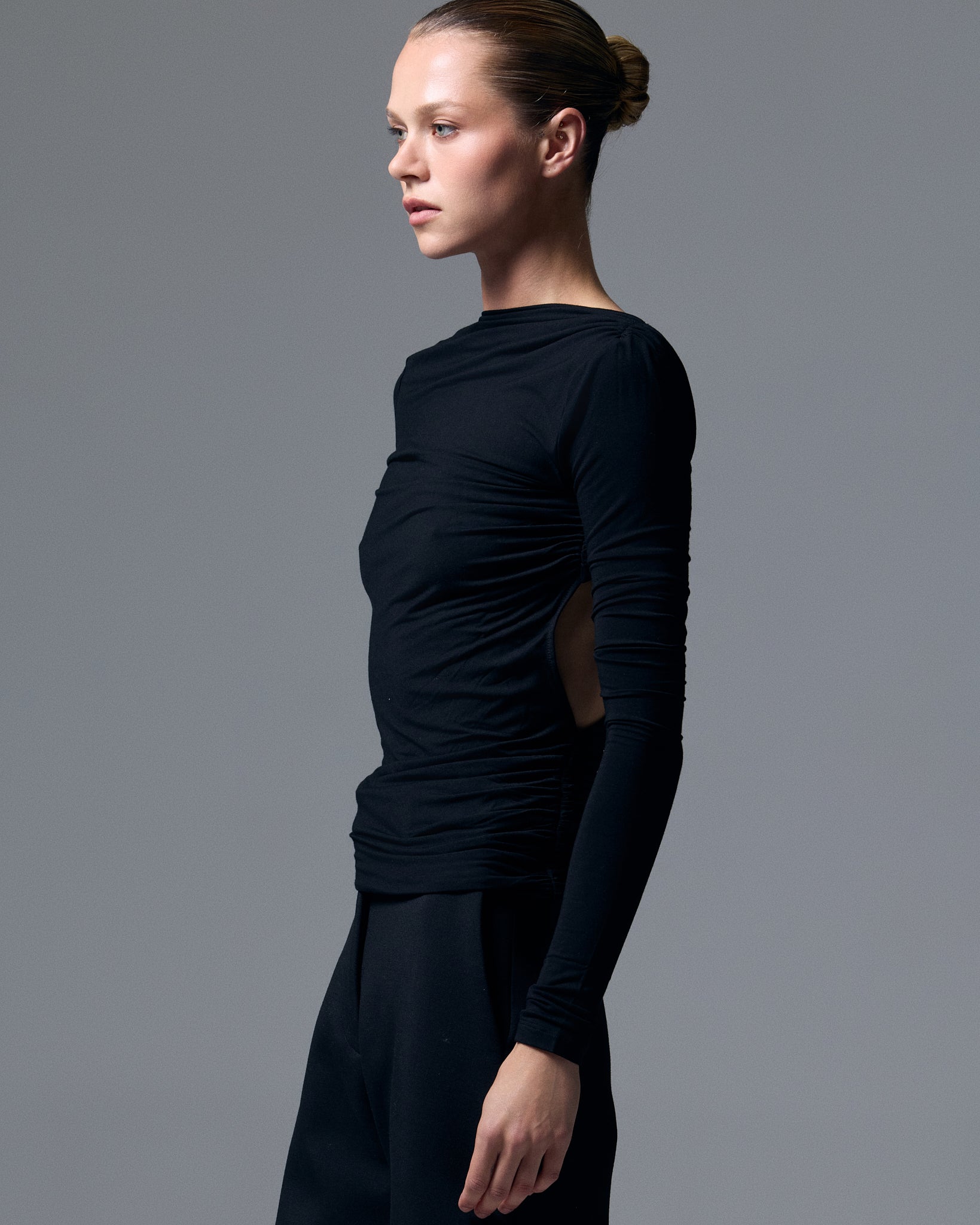 Women's Stretch Jersey Backless Long Sleeve Top in Black – Artless