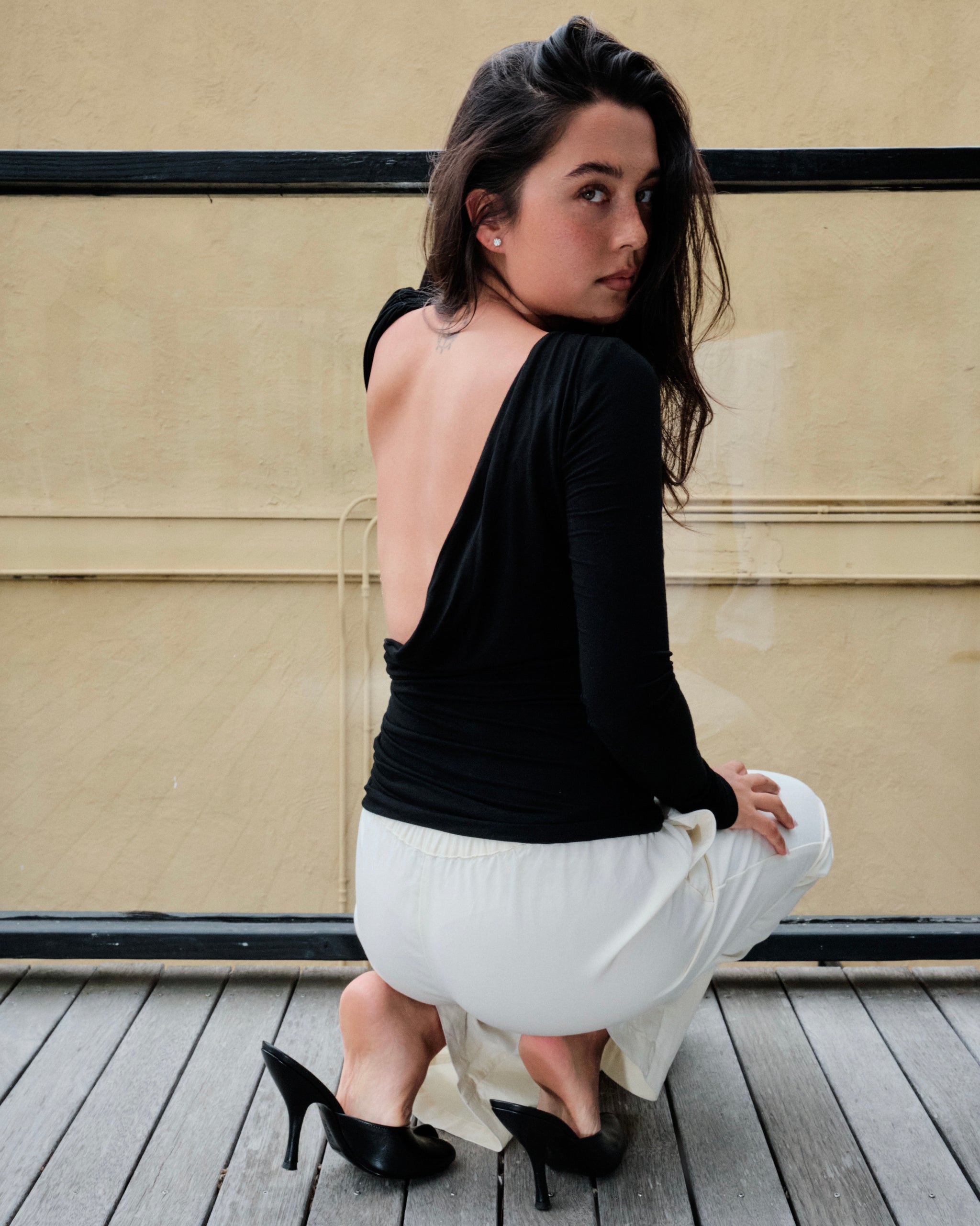 Women's Stretch Jersey Backless Long Sleeve Top in Black – Artless